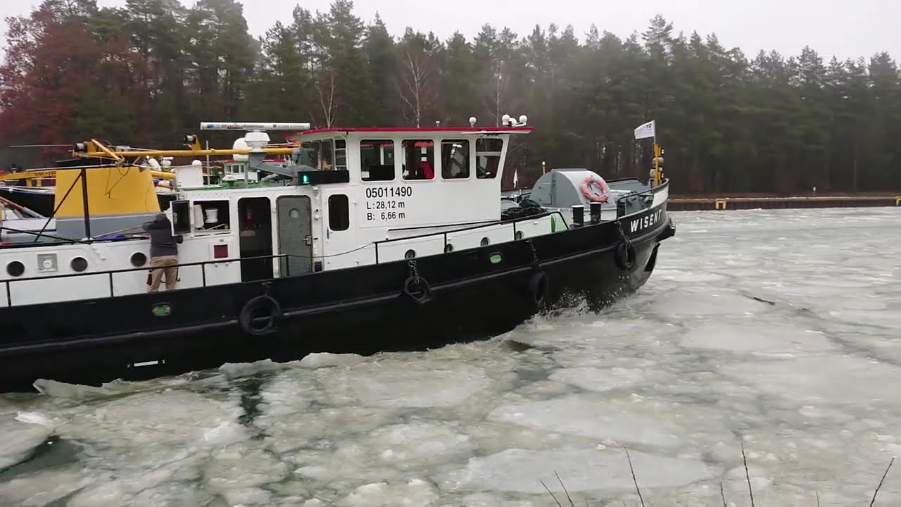 Drei Eisbrecher parallel auf dem ESK (Elbe-Seitenkanal) im Einsatz - Vorbeifahrt - Winter Feb. 2026