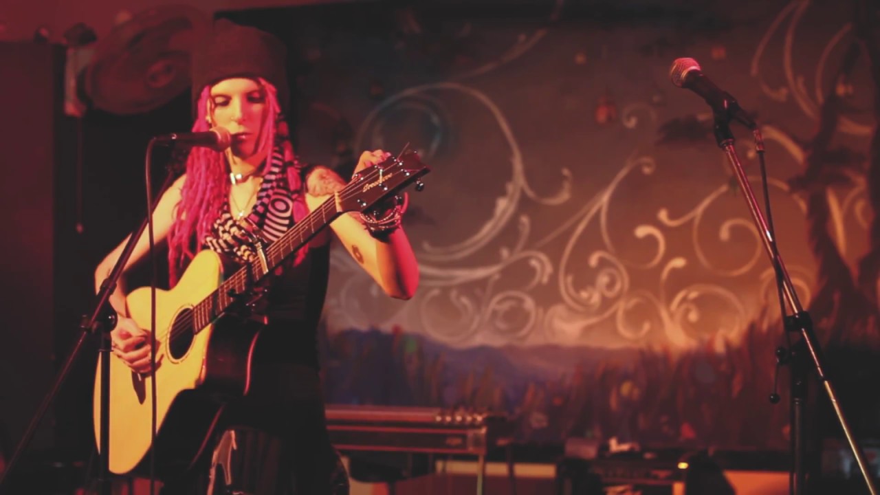 Zoe Ravenwood- Souvenir (Live) // Electric Maid Washington, DC