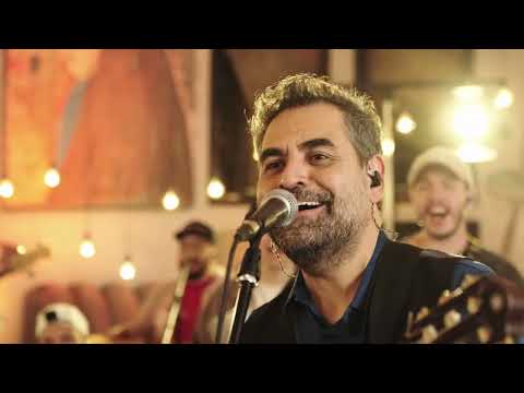 Inti Illimani Ft / La Combo Tortuga /  Sobre tu playa