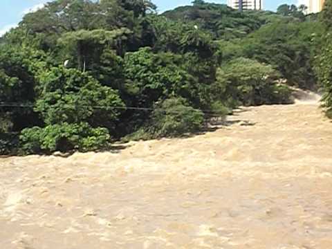 Em cima da parte mais brava do rio Piracicaba - 100_1013.AVI - YouTube