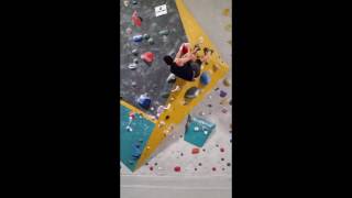 Bouldering Dyno at La Boulders
