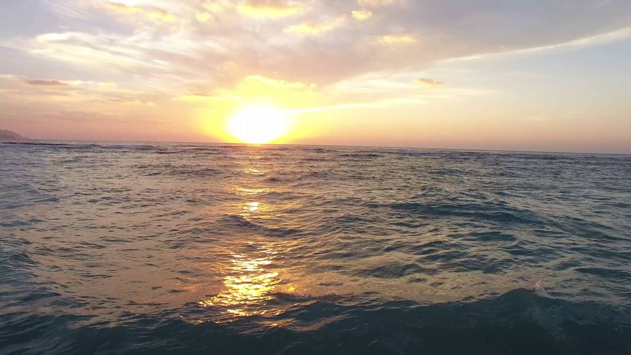 【空撮】奄美大島、大浜サンセット（4K）