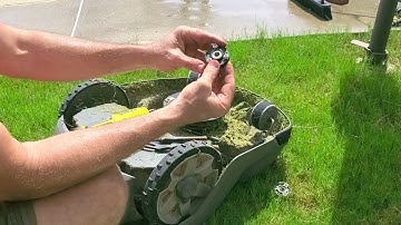 Husqvarna Automower friction disk bearing replacement. Lesson Learn (see description)