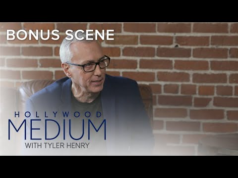 Tyler Henry Discusses Abilities With Dr. Drew Pinsky | Hollywood Medium Bonus Scene | E!