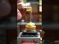 Wait for the tiny syrup pour… 丹
