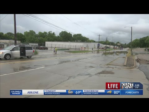 Flooding reported around Topeka