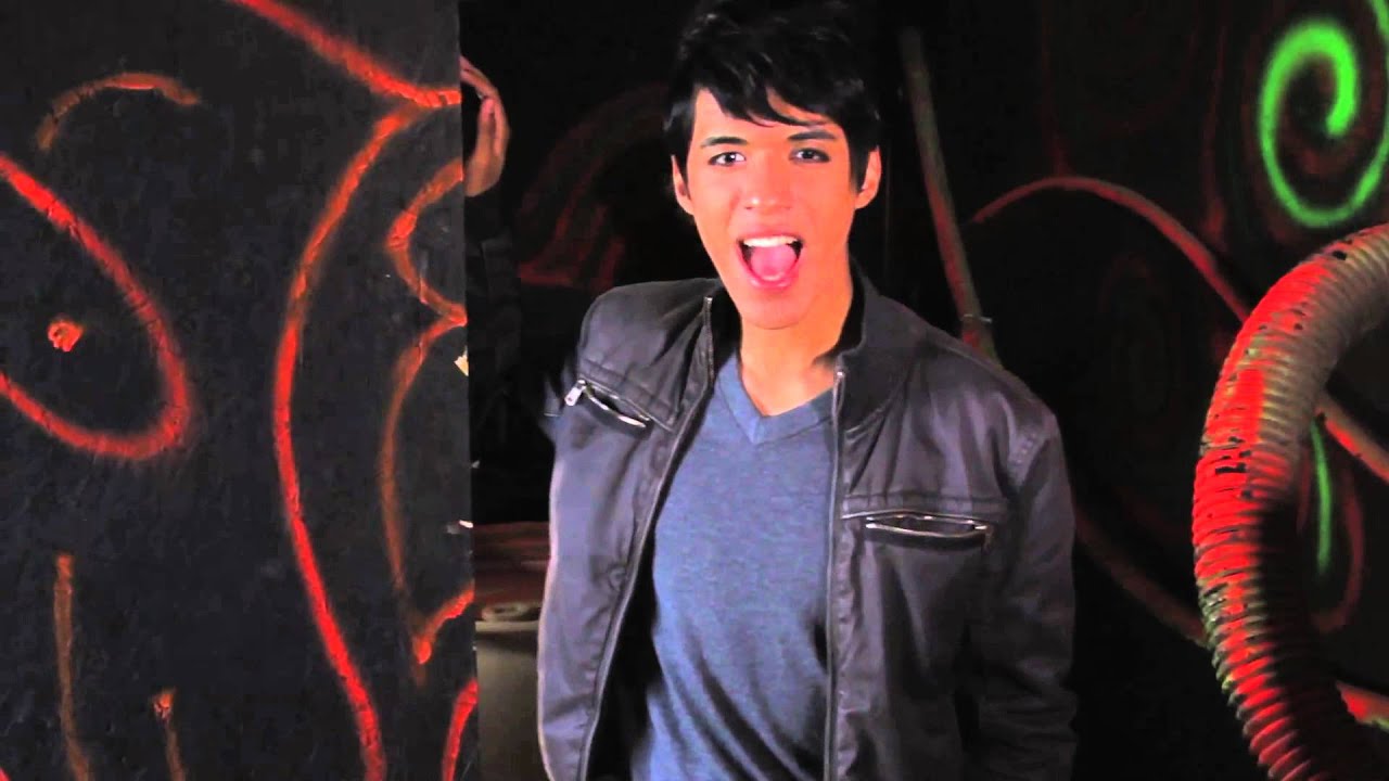 Guarda Chris Cortes "Awake" music video (official) - Global Groove Entertainment su YouTube Guarda Chris Cortes "Awake" music video (official) - Global Groove Entertainment su YouTube