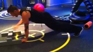 Plank step up
