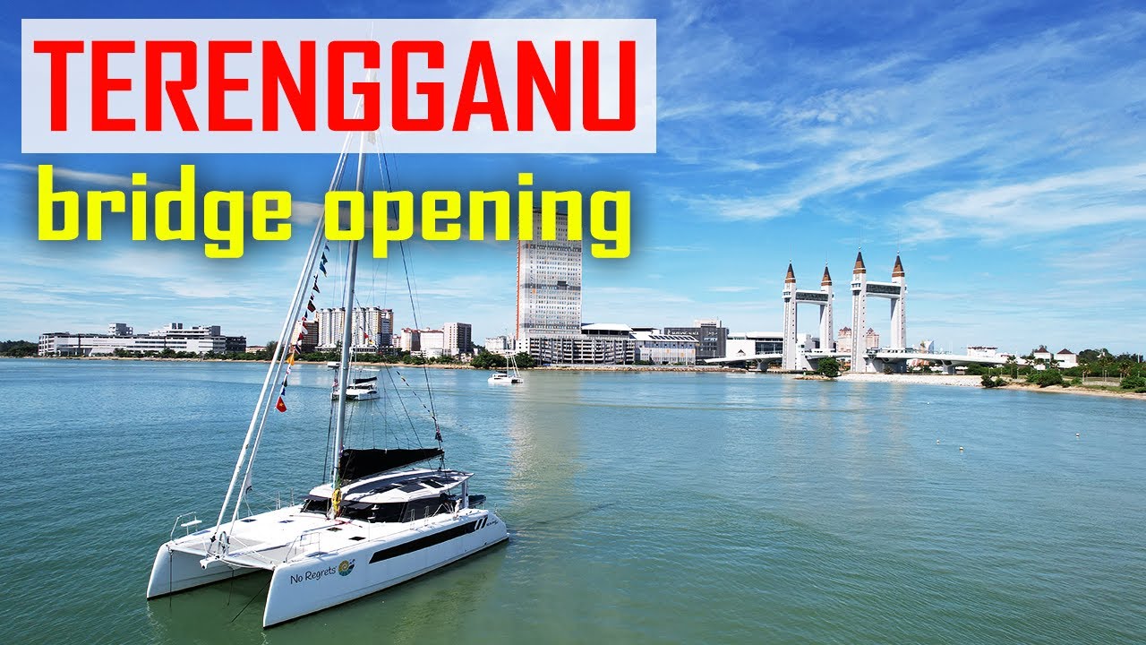 ⁣E207 – Royal Treatment at the Drawbridge | Kuala Terengganu, Malaysia 🇲🇾