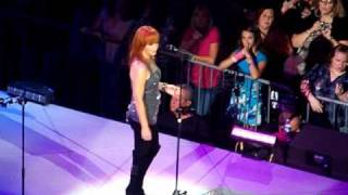 Reba McEntire  -  Fallin` Out Of Love