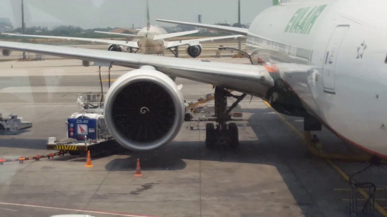 Take Off Eva Air BR67 Bangkok to London Heathrow - YouTube