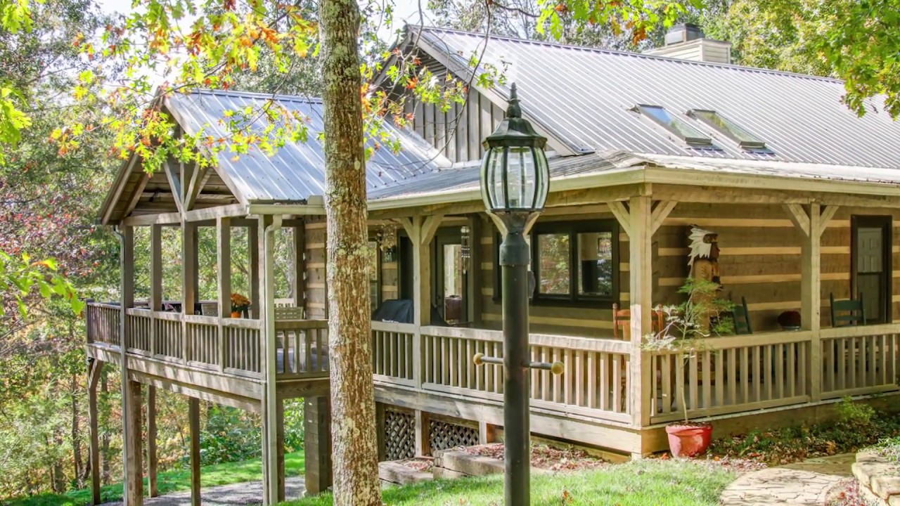Spectacular Log Home on 24 Acres in Franklin Tennessee (4545 Scenic