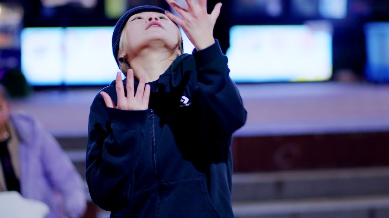 Wait On Me _ 댄스팀 이슈 _ 홍대 댄스 버스킹 _ kpop dance in public