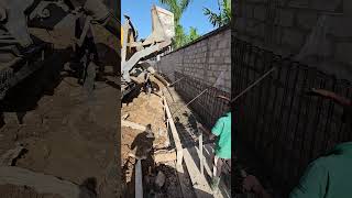 Concreting the retaining wall #africa #ghana #construction #site #concreting #mixer #mita #viral