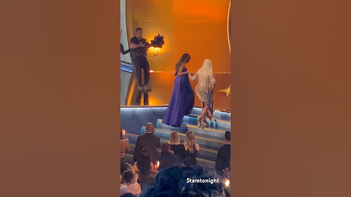 crowd reacts to Beyonce winning album of the year for #cowboycarter at the 2025 Grammys #tamtonight