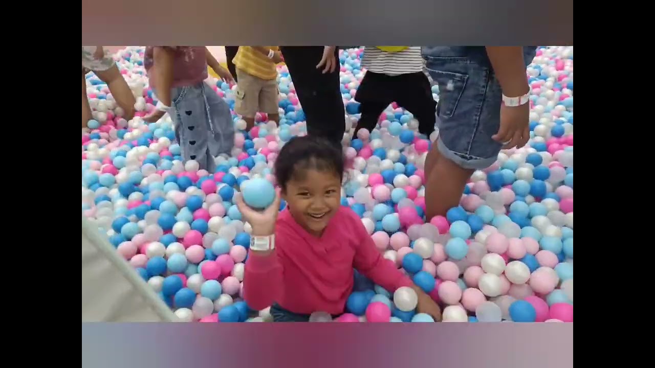 MAIN BERSAMA ADIK👧