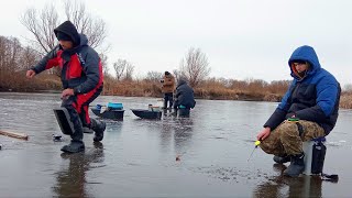 ВСІ БІЖАТЬ НА ЦЕ МІСЦЕ ЗА КРУПНОЮ РИБОЮ. Зимова риболовля на ляща