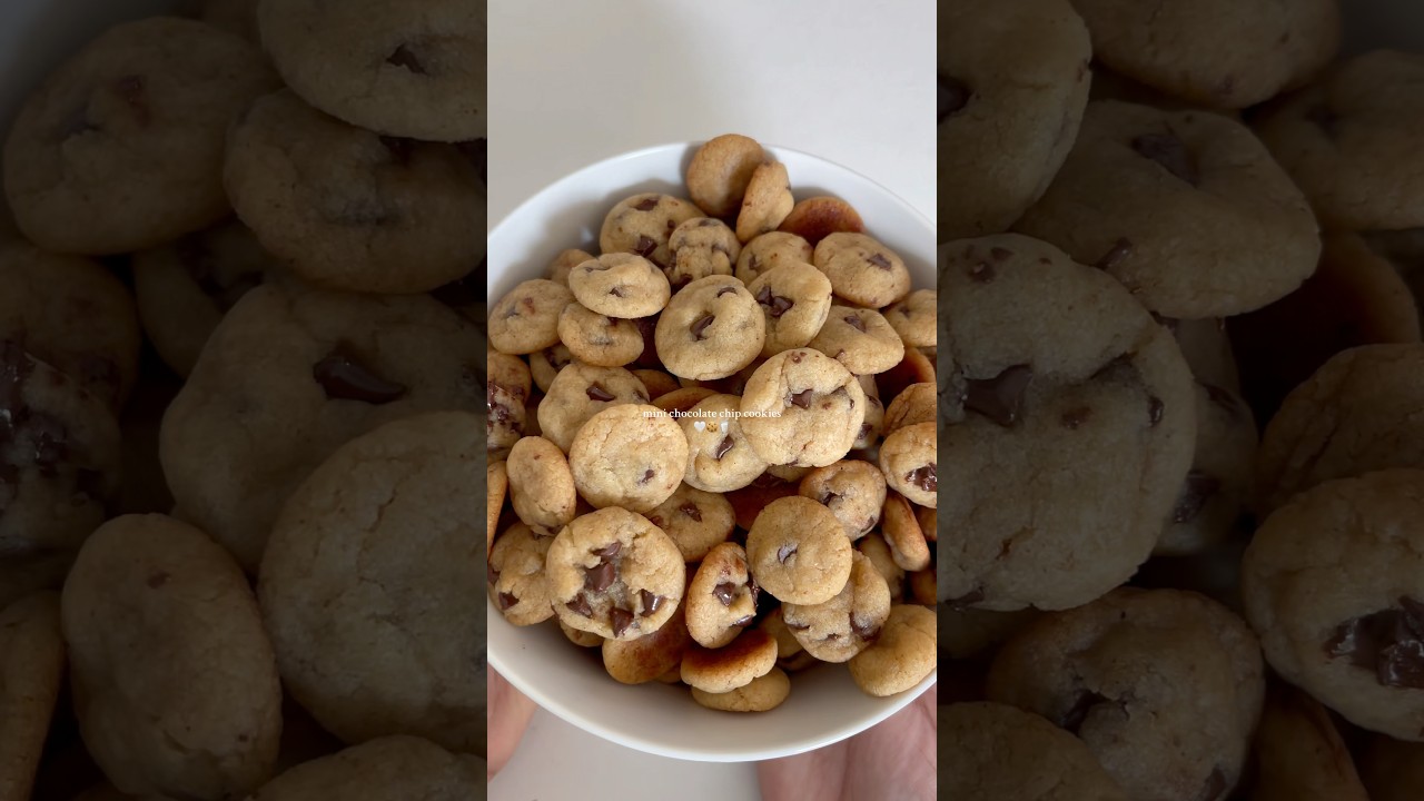 mini chocolate chip cookies 🍪 and it’s eggless 🤍 
