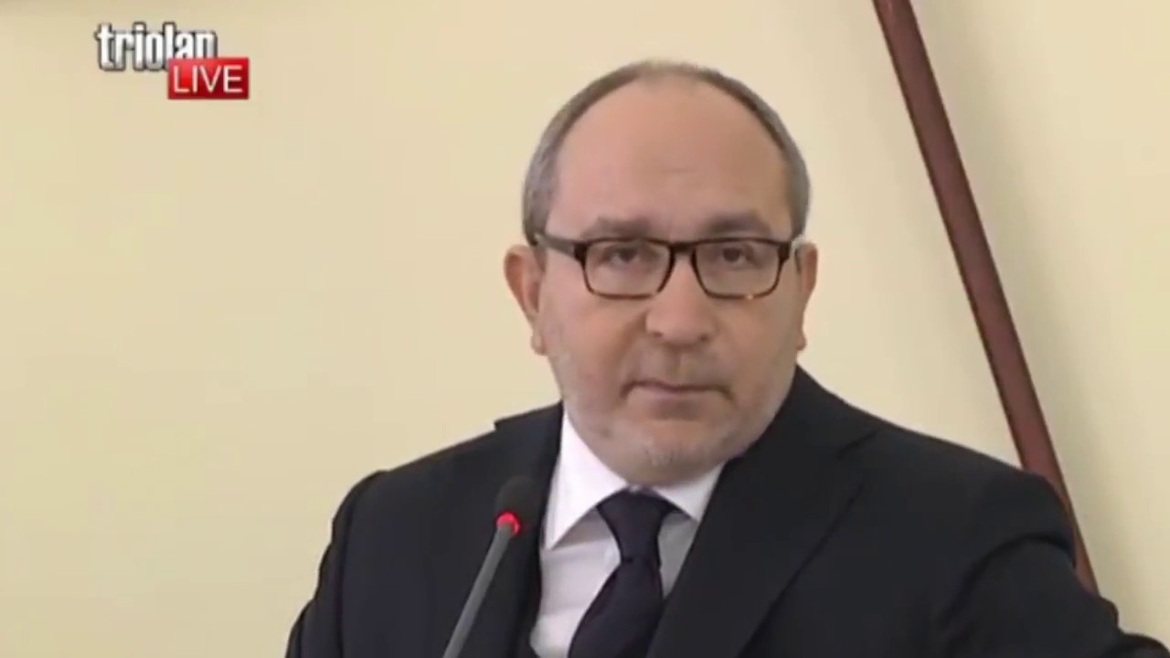 Лесика выволокли из сессии горсовета Лесика выволокли из сессии горсовета