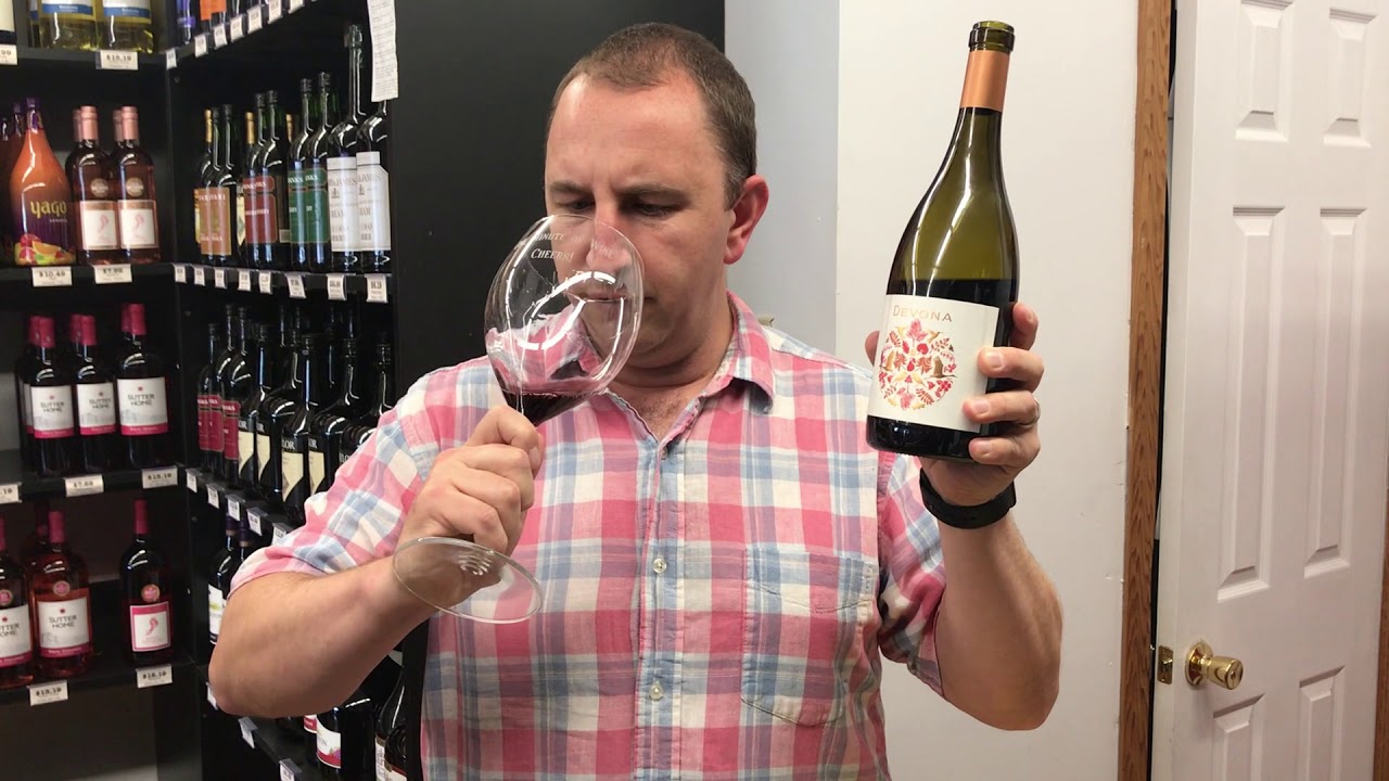 Devona Freedom Hill Vineyard Pinot Noir | One Minute of Wine Episode 