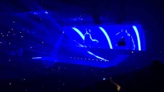 Drake & Dave- Wanna Know LIVE @ 02 ARENA!!!