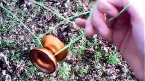 Double green triangle yo-yo trick tutorial