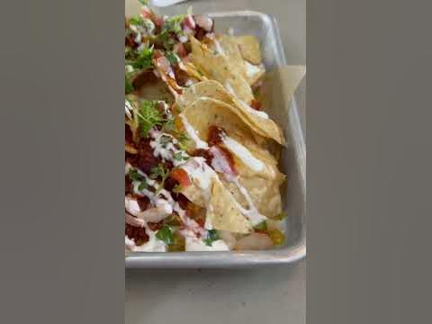 Nacho Supreme Buffalo Wild Wings - YouTube