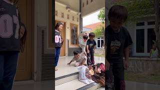 Berebut kedok cantik dimakan can macanan