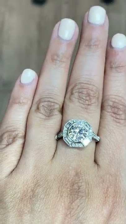 Art Deco 2.88cts Round cut Diamond Platinum Engagement Ring