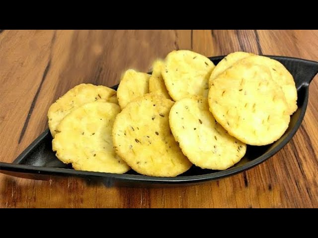 Recipe of potato farsi puri | Food Place