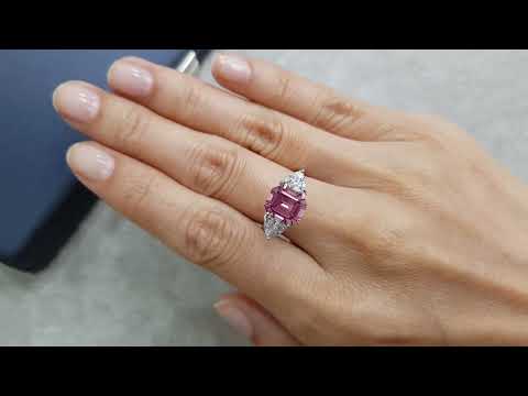 Памирская розовая шпинель в огранке октагон 3,70 карата Видео  № 3