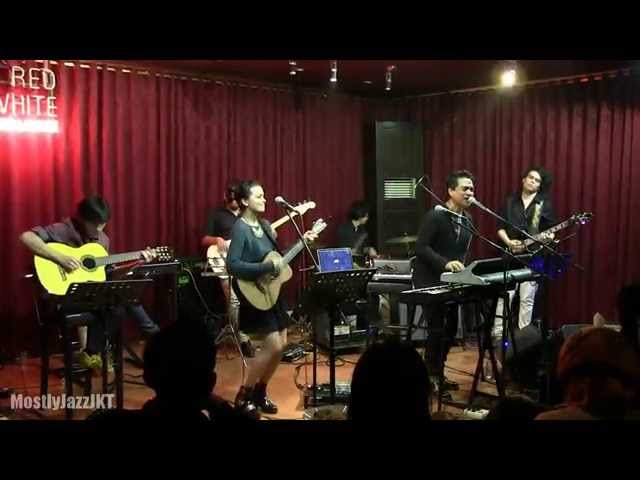 Indra Lesmana ft. Eva Celia - Terbang @ Mostly Jazz 31/01/14 [HD] class=