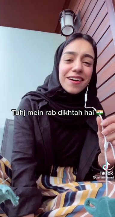 Tuhj mein rab dikhtah hai sing by Arabian singer Zena Emad