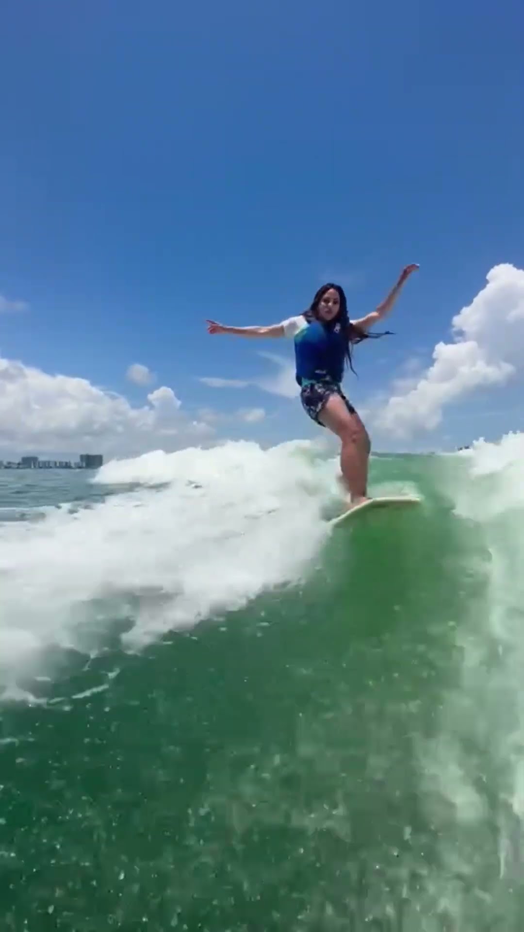 Si no hay olas se hacen! #surf #shorts