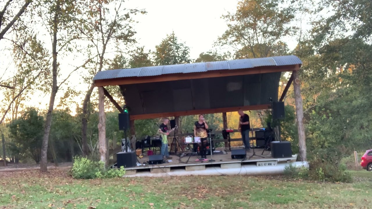 Taboo performing save a horse at wilderness run winery vineyard