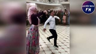 ВОТ ЭТО ТАНЕЦ ПАРЕНЬ И ДЕВУШКА ТАНЦУЕТ ОЧЕНЬ КРАСИВО ВОТ ЭТО ТАНЕЦ ПАРЕНЬ И ДЕВУШКА ТАНЦУЕТ ОЧЕНЬ КРАСИВО