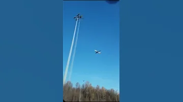 Самолет перед посадкой во Внуково завис в воздухе. WTF? Airplane stopped in the air before landing