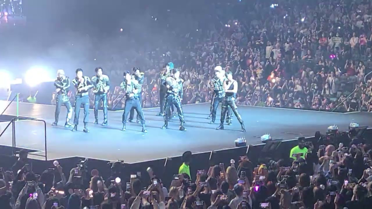 Seventeen - Rock With You - Toronto