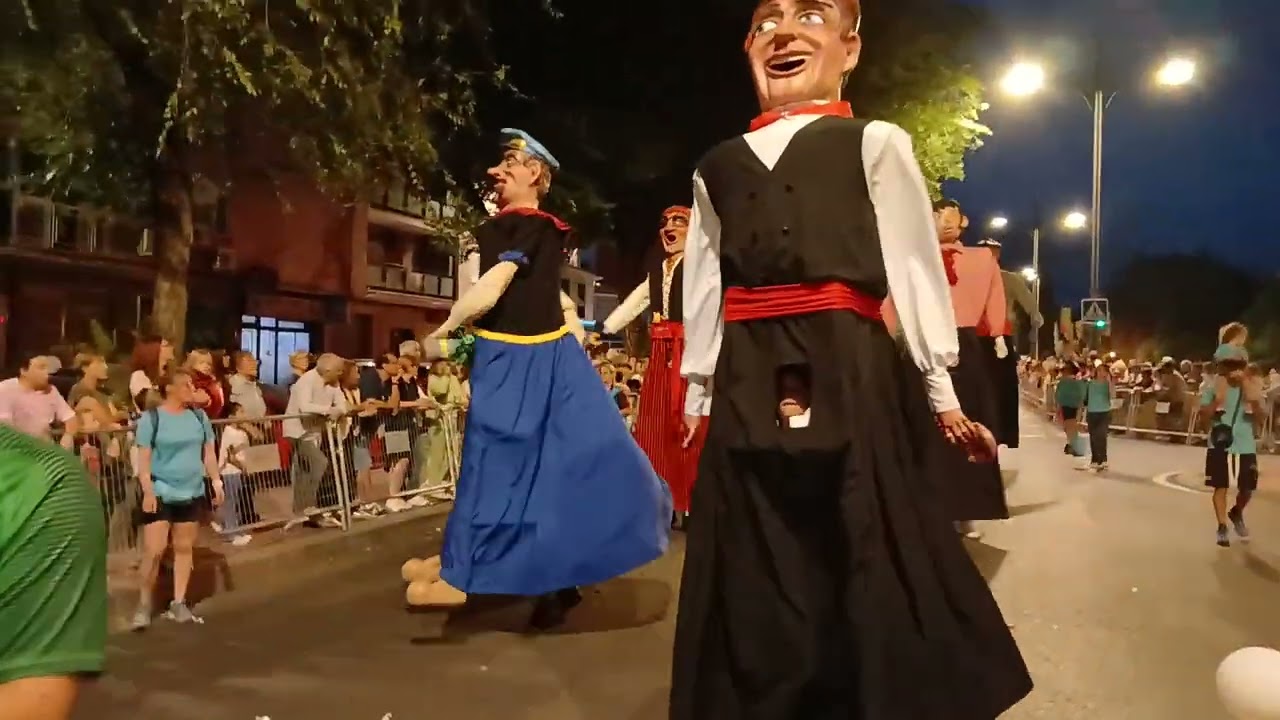 Desfile final de fiestas Alcalá de henares 2025 ( los pequeñantes  ) 