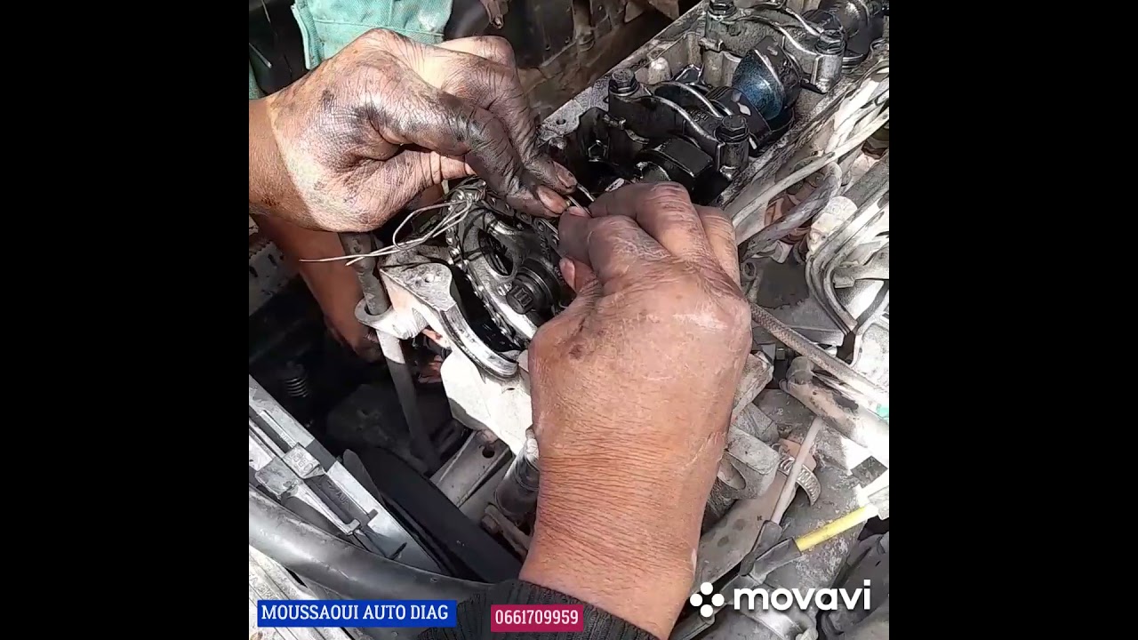 Changement chaîne distribution MERCEDES 250D  et pignon d arbre à cames   d une manière pratique