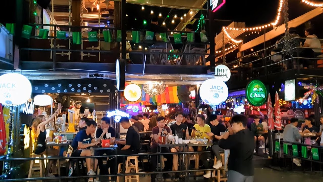 Visiting the Train Night Market Ratchada (Talad Rot Fai Ratchada), Bangkok, Thailand (2020-02-01)