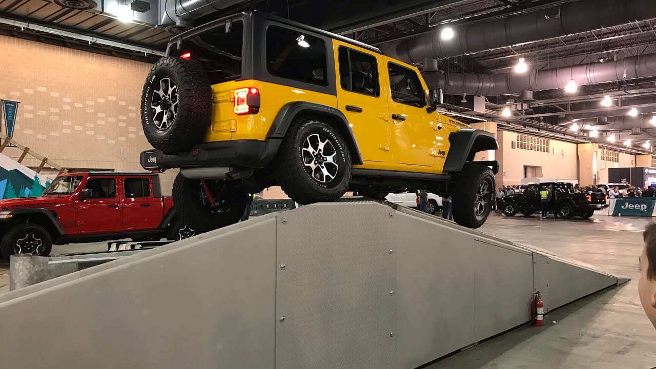 Jeep Gladiator and Wrangler suspension test - YouTube