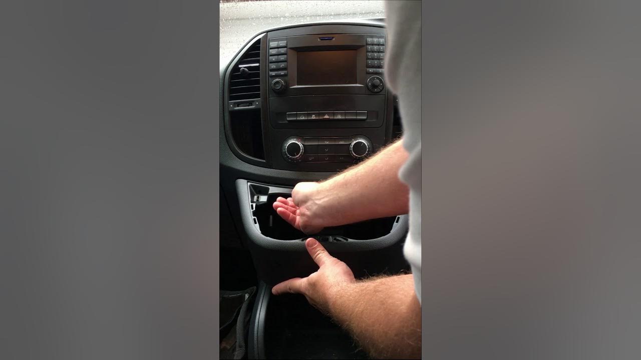 Mercedes Vito W447 - Cup Holder Installation 