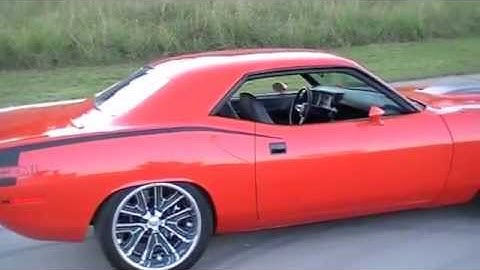 1970 Hemi-Cuda -vs- 1969 Chevy Camaro