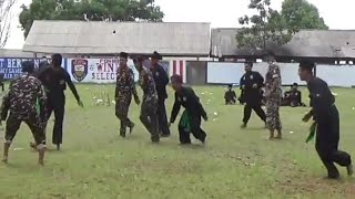 Seru! Main Sepak Bola Pakai Durian