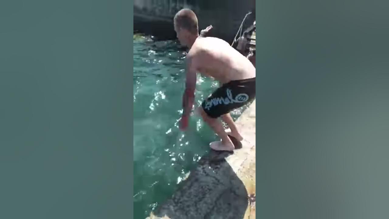 Прыжок в воду бомбочкой