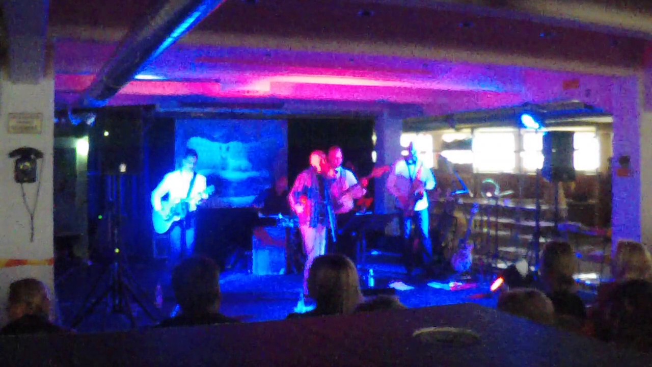 Tumppi & Trio Turistit - Heitätkö avaimen @ Pato Klubi 16.4.2017