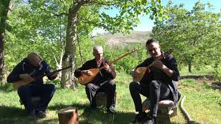 Düştük Uzun İnce Yola (Dost Diye Diye) Yılmaz Özer - Mutlu Özer - Kutsal Özer