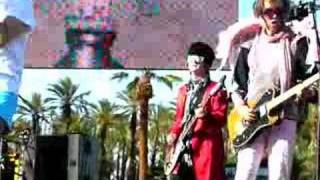 Of Montreal Faberge Falls for Shuggie at Coachella