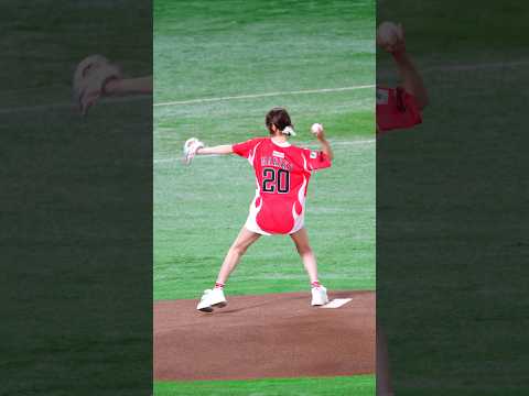 元AKB48篠田麻里子さんによるセレモリアルピッチ▶︎鷹祭SUMMER BOOST2025▶︎福岡ソフトバンクホークス #shorts